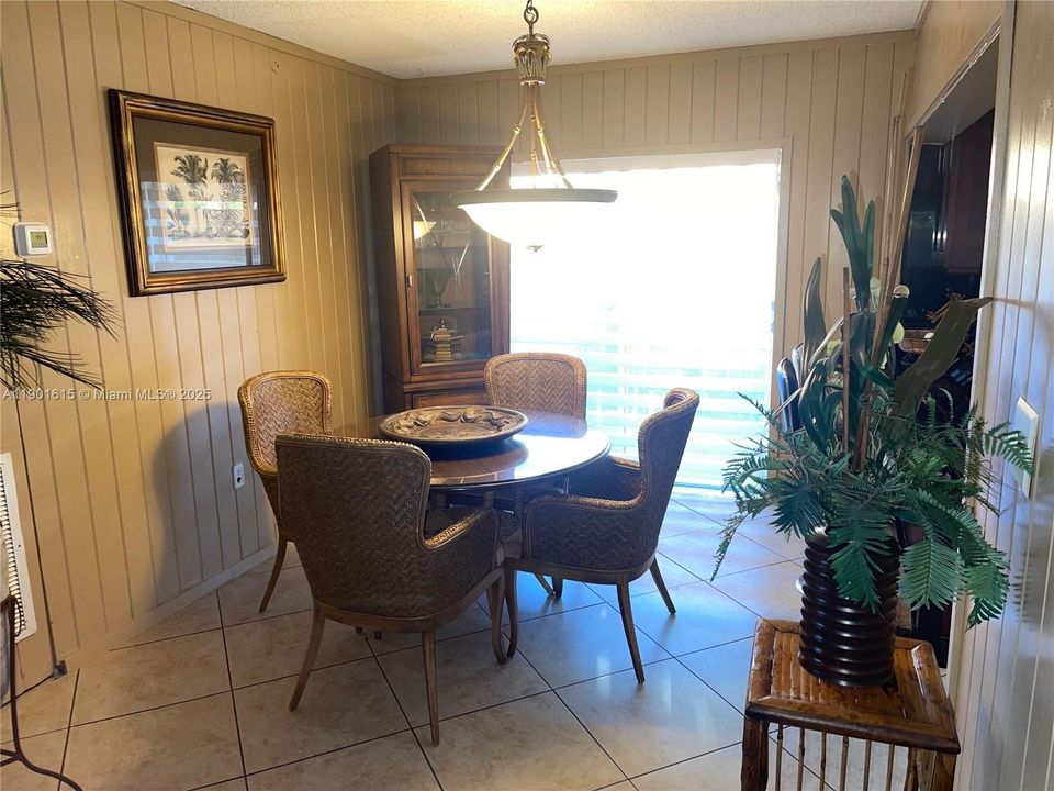 For Sale: $590,000 (3 beds, 2 baths, 1789 Square Feet)