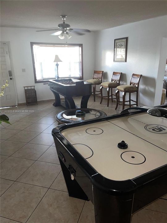 For Sale: $590,000 (3 beds, 2 baths, 1789 Square Feet)