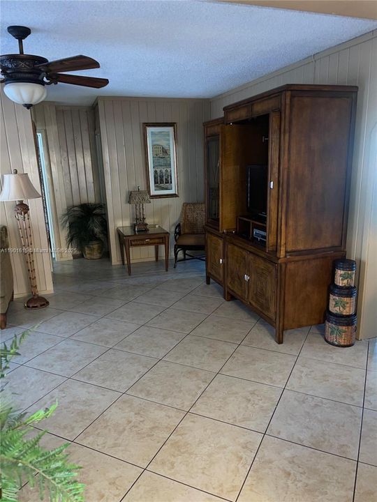 For Sale: $590,000 (3 beds, 2 baths, 1789 Square Feet)