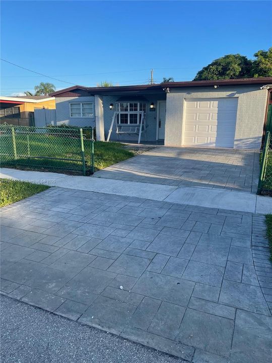 For Sale: $590,000 (3 beds, 2 baths, 1789 Square Feet)