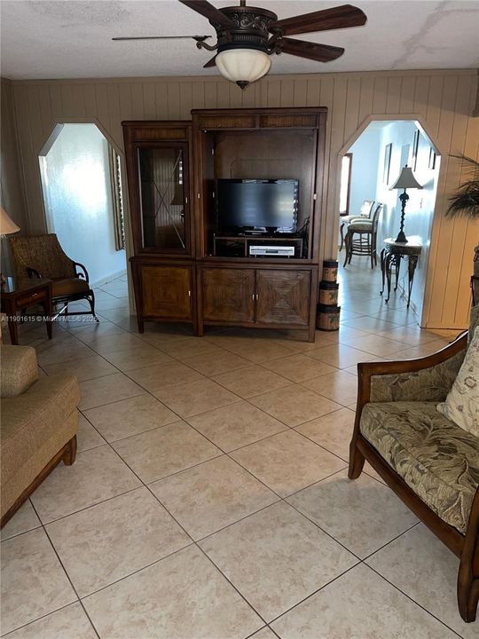 For Sale: $590,000 (3 beds, 2 baths, 1789 Square Feet)