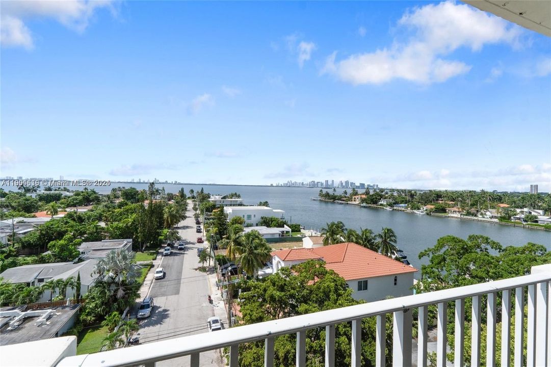 最近租的: $2,600 (1 贝兹, 1 浴室, 827 平方英尺)