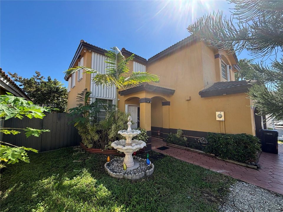 待售: $690,000 (4 贝兹, 3 浴室, 1968 平方英尺)