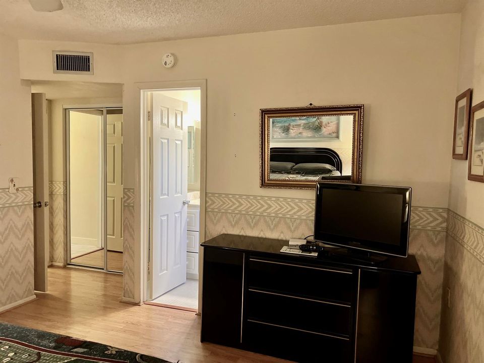 Primary bdrm