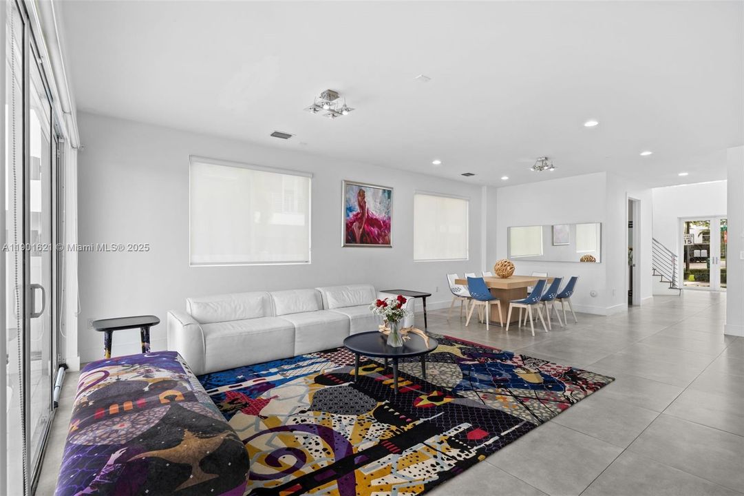 En Venta: $1,400,000 (4 camas, 4 baños, 3030 Pies cuadrados)