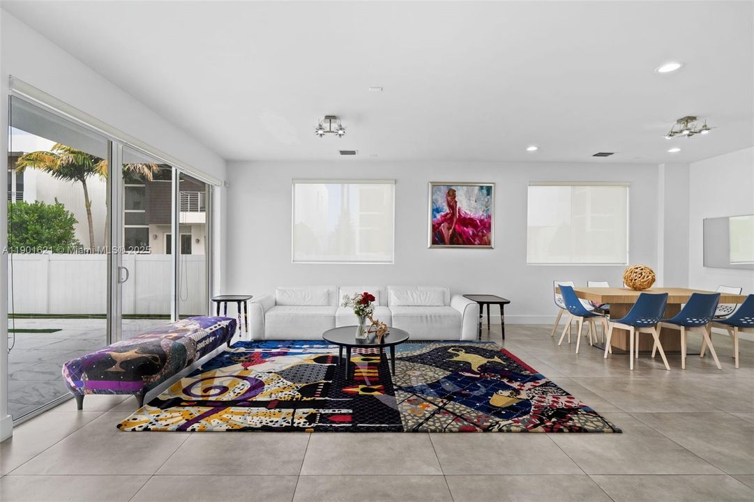 En Venta: $1,400,000 (4 camas, 4 baños, 3030 Pies cuadrados)