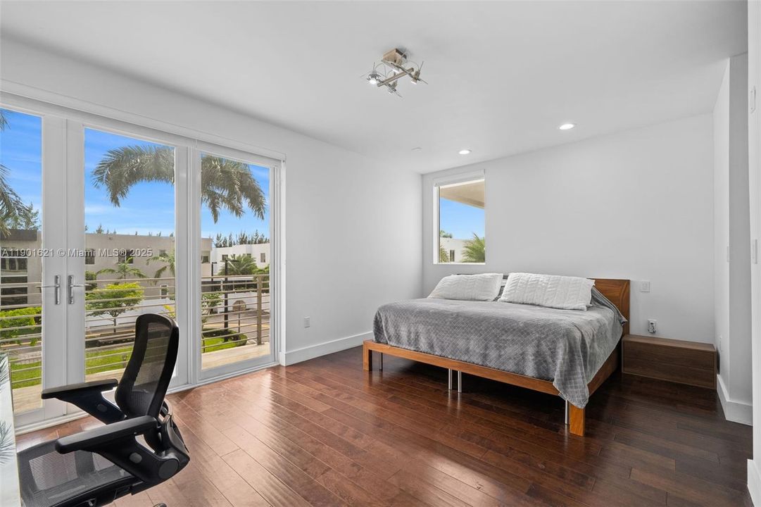 En Venta: $1,400,000 (4 camas, 4 baños, 3030 Pies cuadrados)