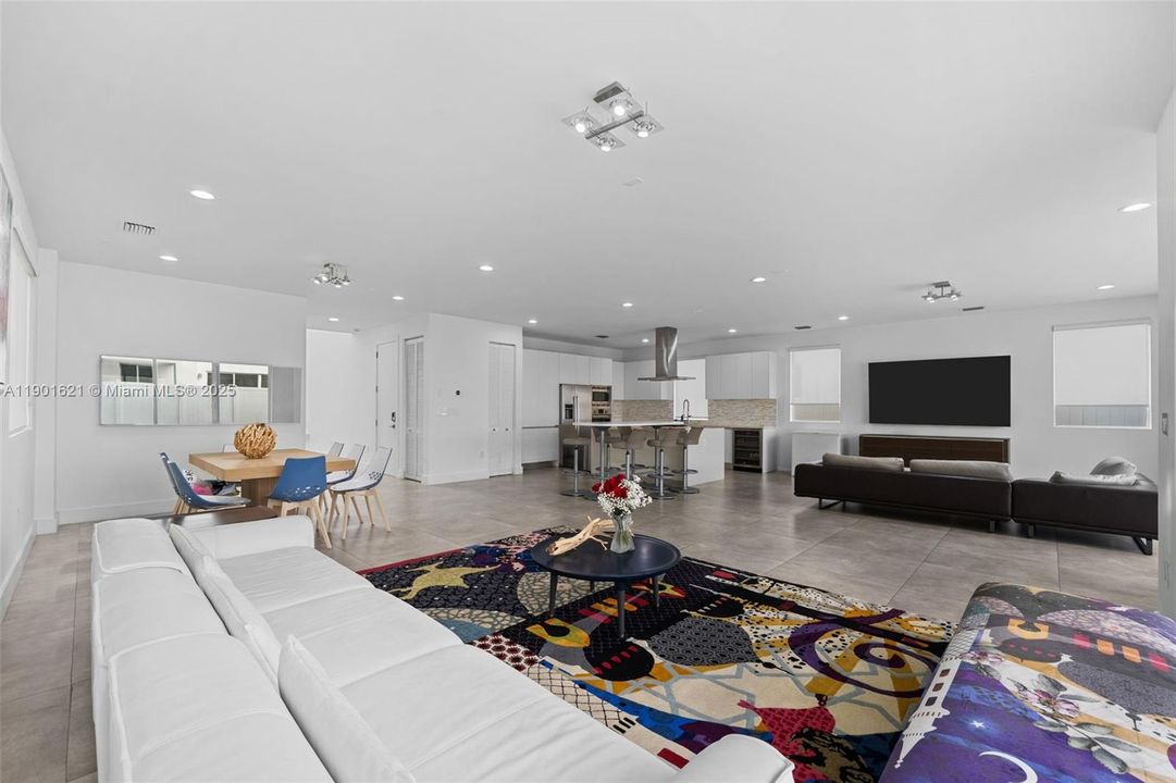 En Venta: $1,400,000 (4 camas, 4 baños, 3030 Pies cuadrados)