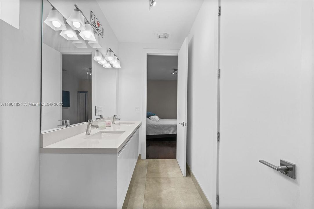 En Venta: $1,400,000 (4 camas, 4 baños, 3030 Pies cuadrados)