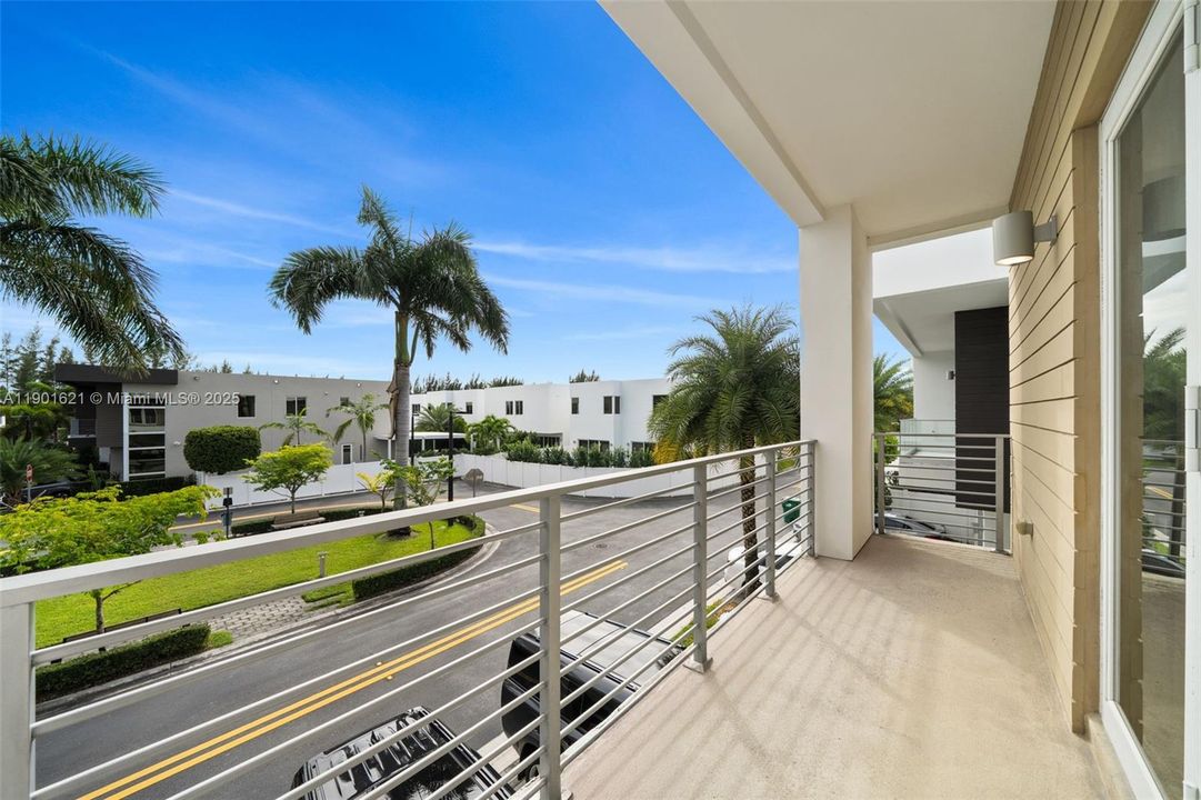 En Venta: $1,400,000 (4 camas, 4 baños, 3030 Pies cuadrados)