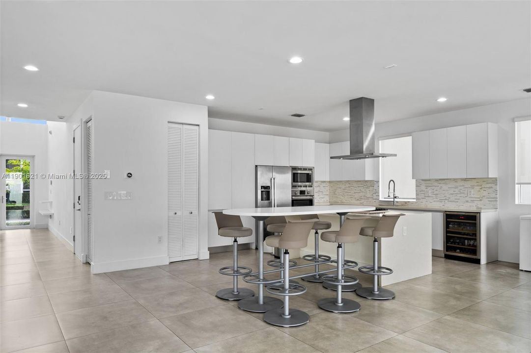 En Venta: $1,400,000 (4 camas, 4 baños, 3030 Pies cuadrados)