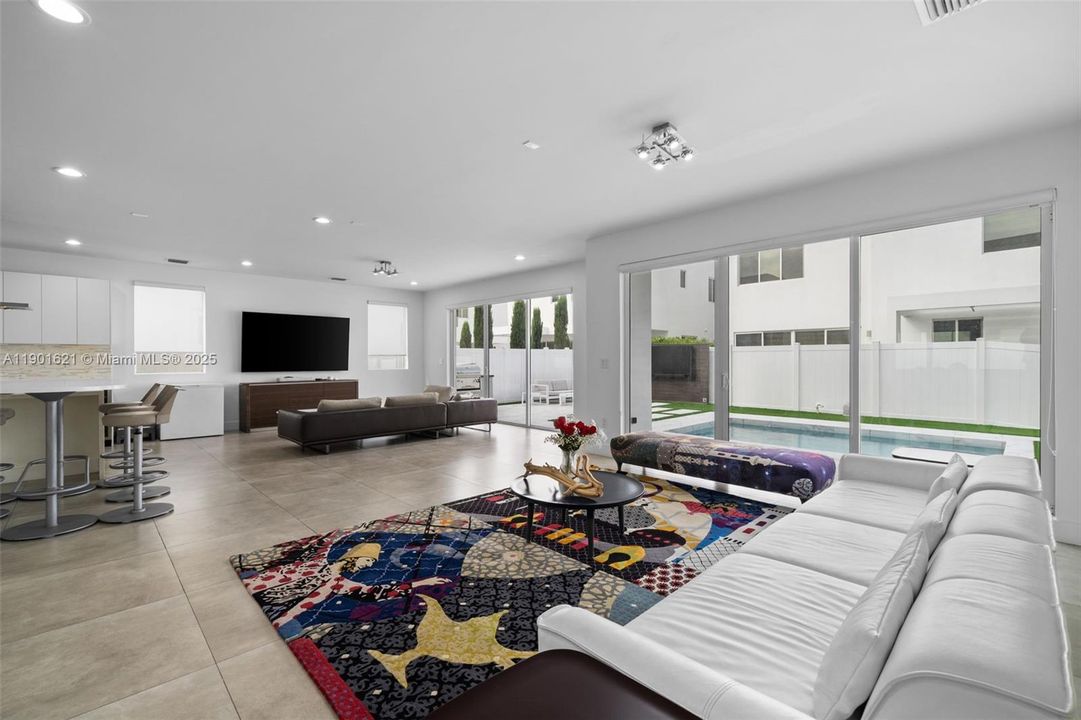 En Venta: $1,400,000 (4 camas, 4 baños, 3030 Pies cuadrados)