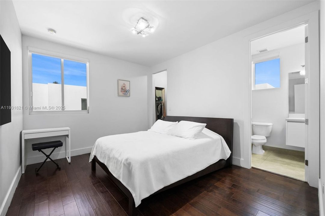 En Venta: $1,400,000 (4 camas, 4 baños, 3030 Pies cuadrados)