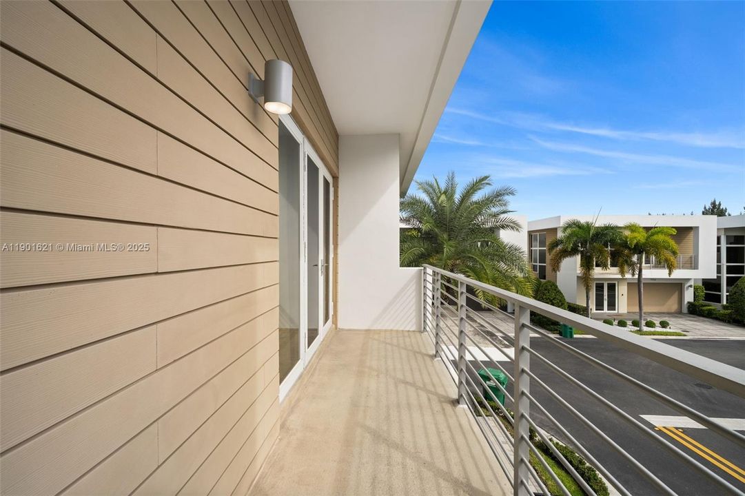 En Venta: $1,400,000 (4 camas, 4 baños, 3030 Pies cuadrados)