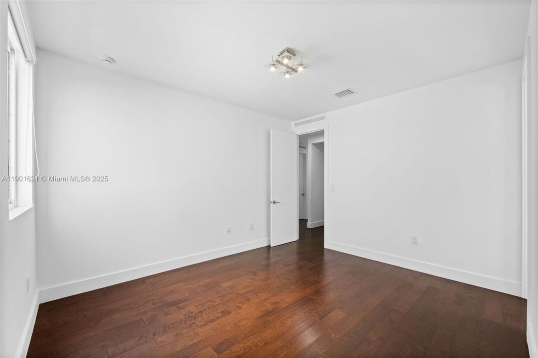 En Venta: $1,400,000 (4 camas, 4 baños, 3030 Pies cuadrados)