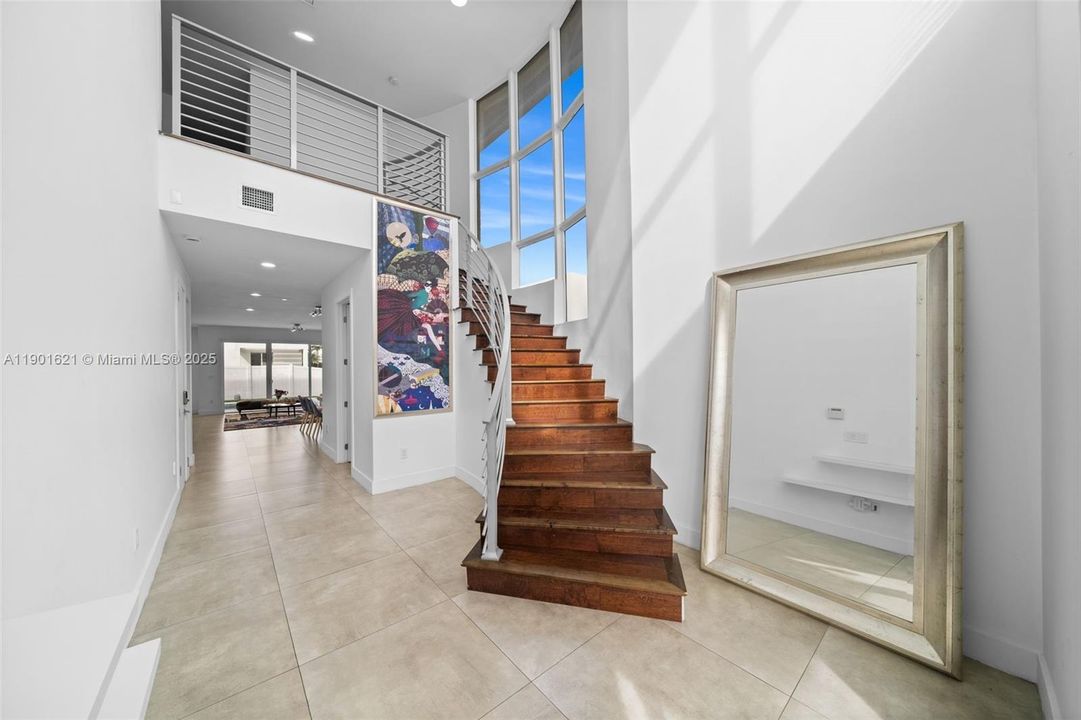 En Venta: $1,400,000 (4 camas, 4 baños, 3030 Pies cuadrados)