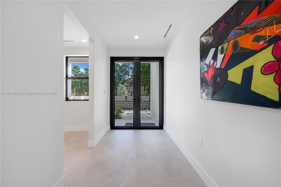 Activo con contrato: $2,500,000 (6 camas, 5 baños, 4203 Pies cuadrados)