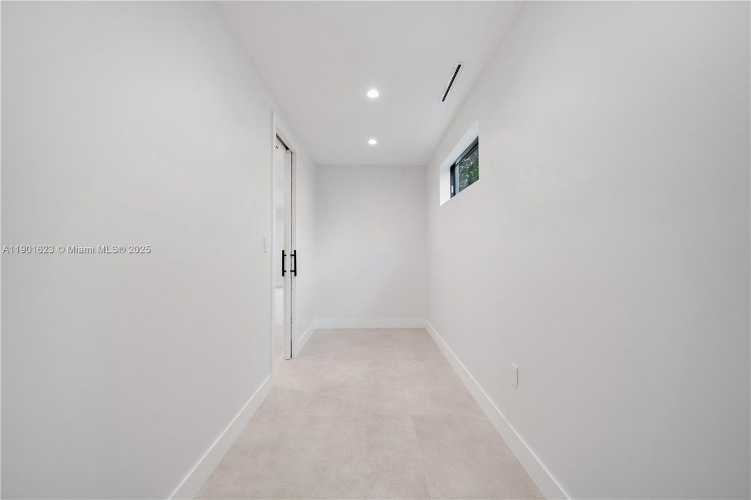 Activo con contrato: $2,500,000 (6 camas, 5 baños, 4203 Pies cuadrados)