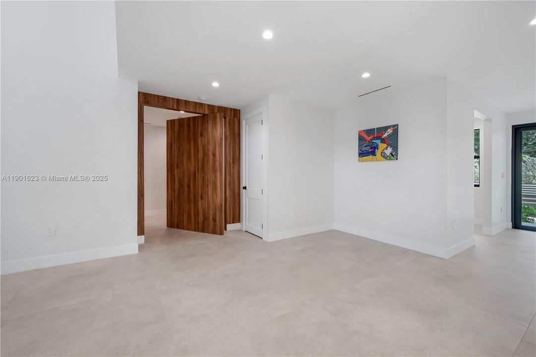 Activo con contrato: $2,500,000 (6 camas, 5 baños, 4203 Pies cuadrados)