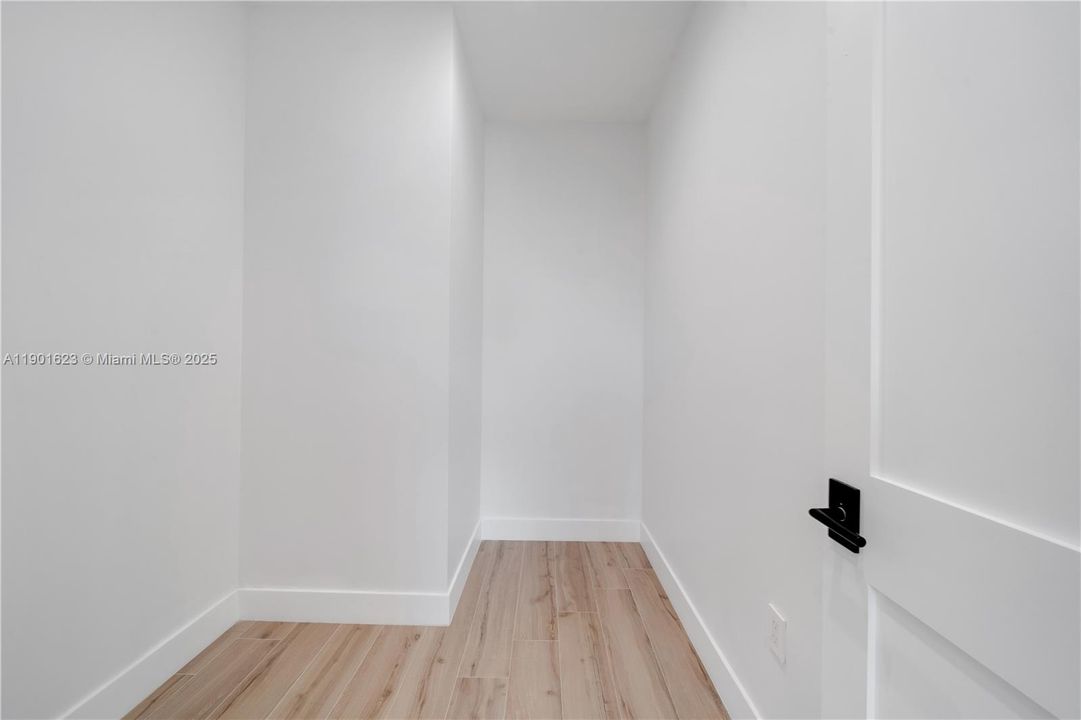 Activo con contrato: $2,500,000 (6 camas, 5 baños, 4203 Pies cuadrados)