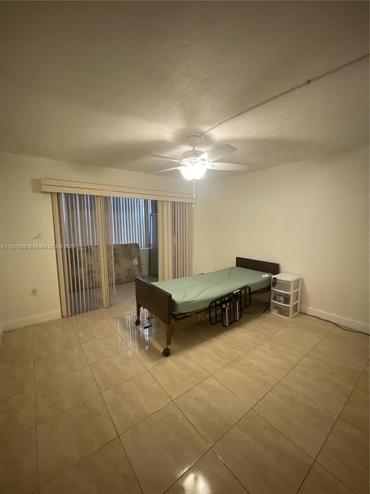 For Rent: $2,200 (1 beds, 1 baths, 743 Square Feet)