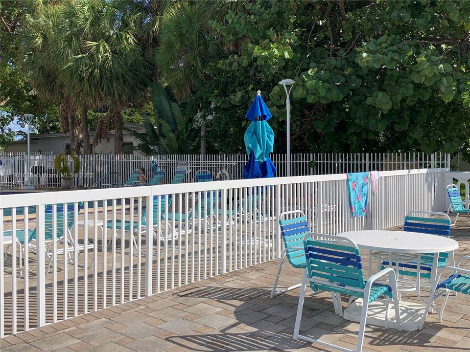 待售: $232,900 (1 贝兹, 1 浴室, 817 平方英尺)