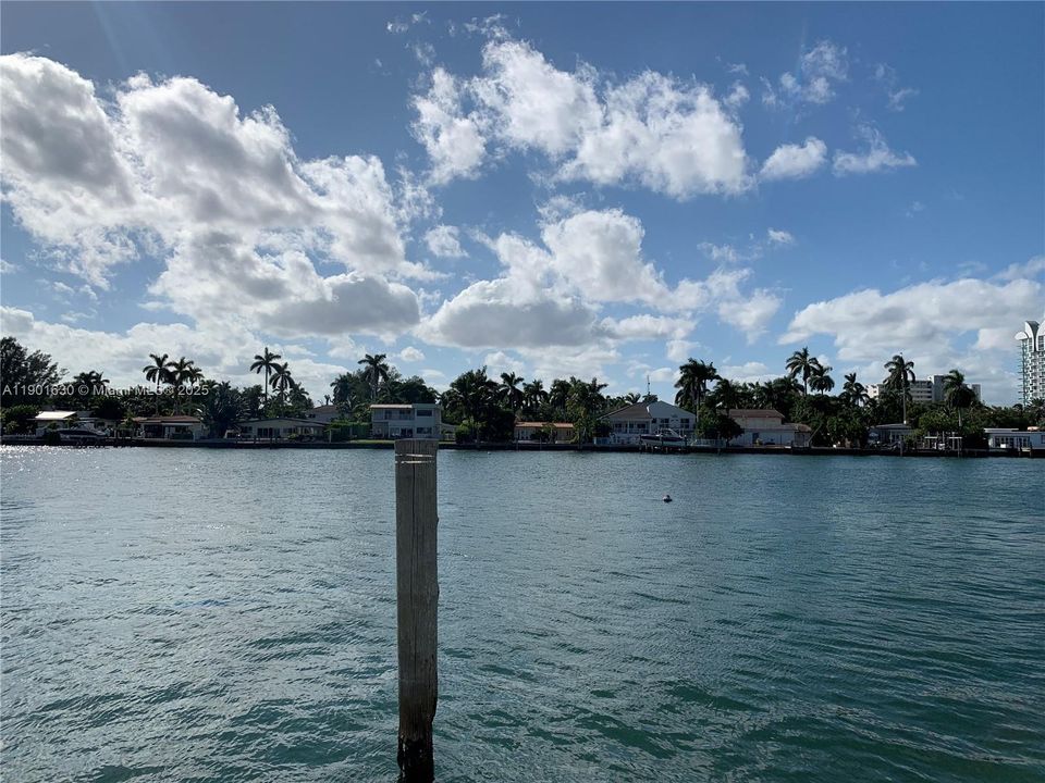 待售: $232,900 (1 贝兹, 1 浴室, 817 平方英尺)