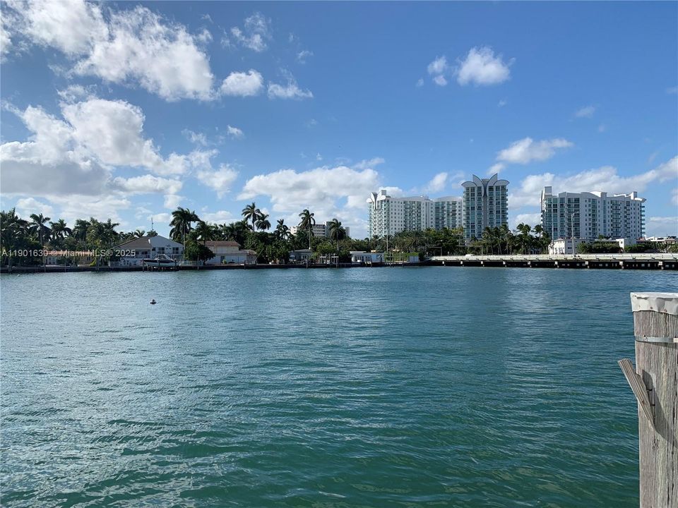 待售: $232,900 (1 贝兹, 1 浴室, 817 平方英尺)