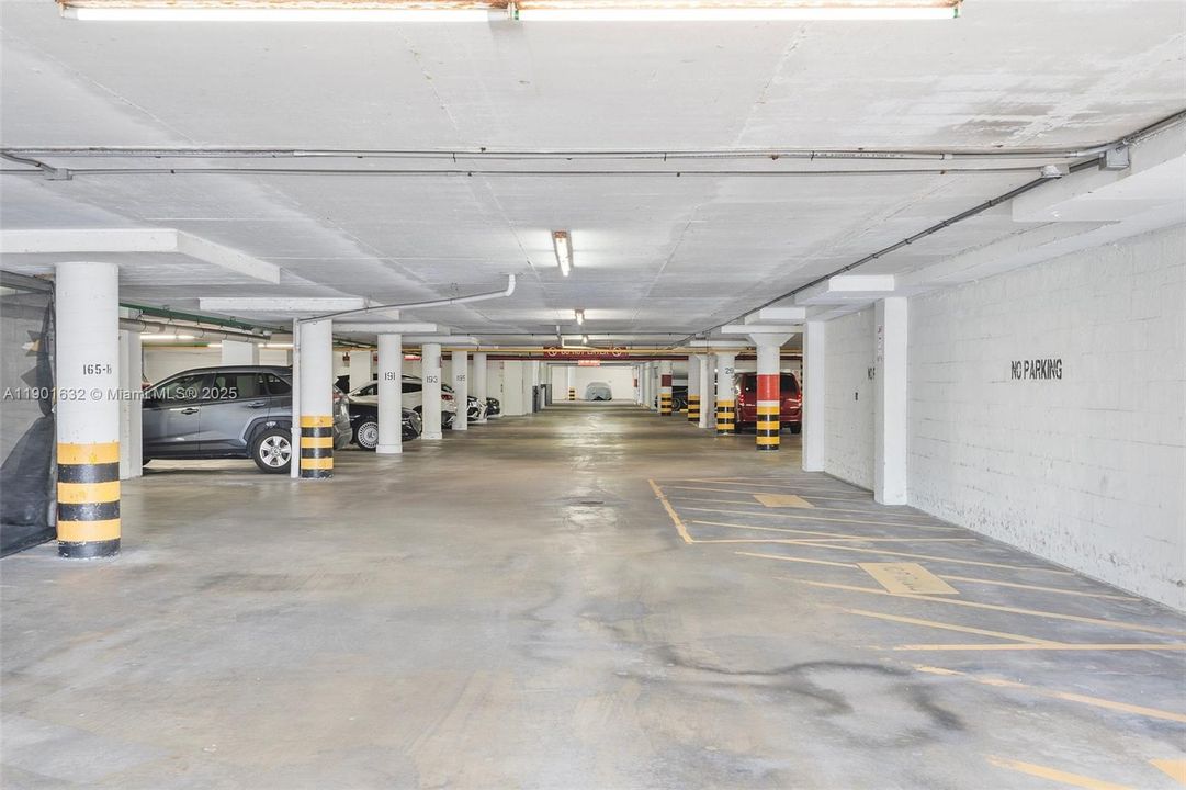 Recently Rented: $1,900 (1 beds, 1 baths, 1000 Square Feet)