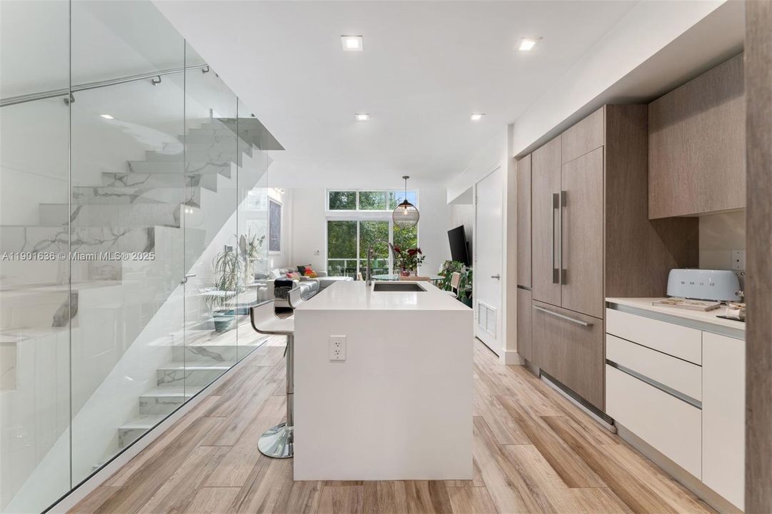 Recently Rented: $7,250 (2 beds, 2 baths, 1645 Square Feet)