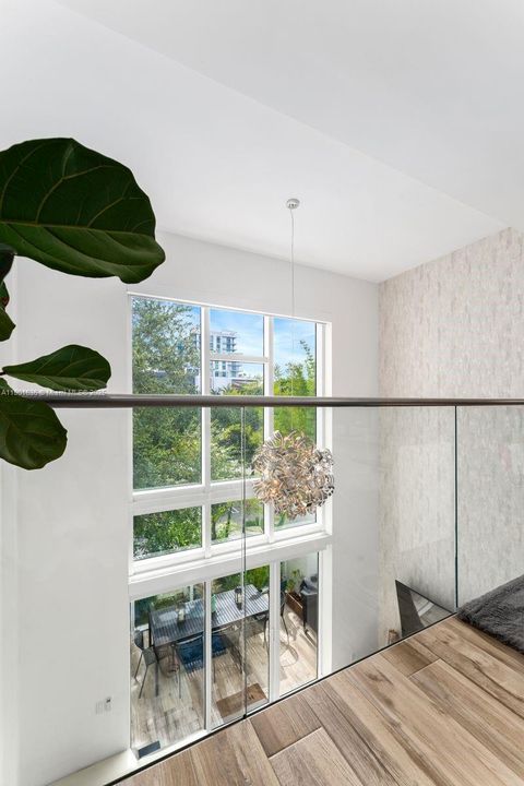 Recently Rented: $7,250 (2 beds, 2 baths, 1645 Square Feet)