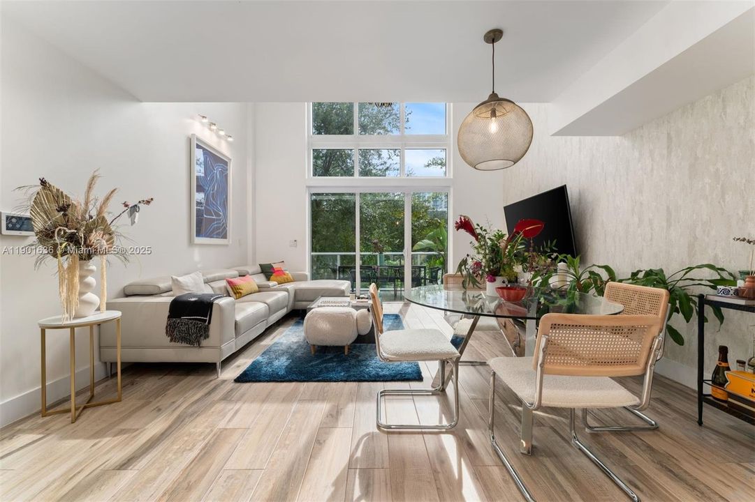 Recently Rented: $7,250 (2 beds, 2 baths, 1645 Square Feet)