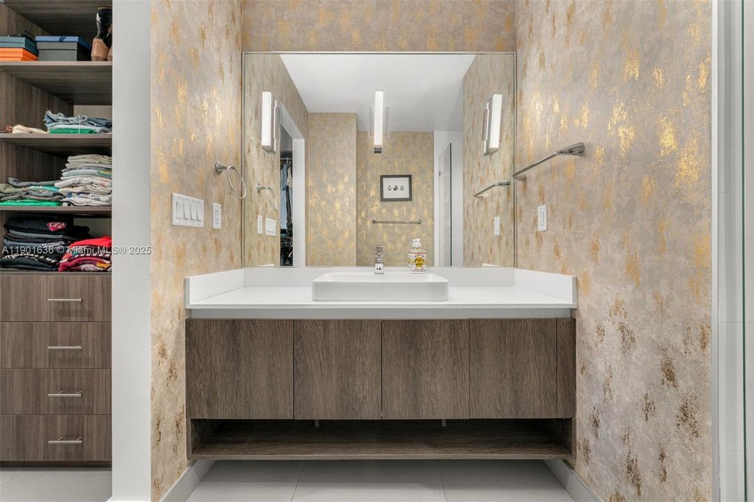 Recently Rented: $7,250 (2 beds, 2 baths, 1645 Square Feet)