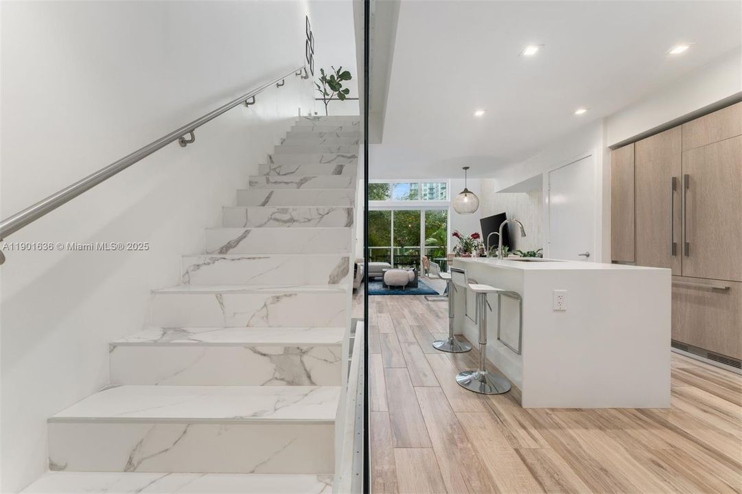 Recently Rented: $7,250 (2 beds, 2 baths, 1645 Square Feet)