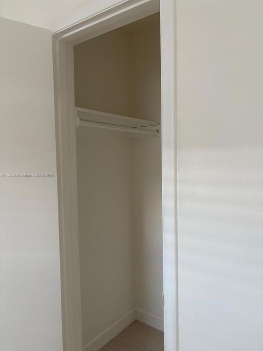 Active With Contract: $2,080 (2 beds, 1 baths, 1404 Square Feet)