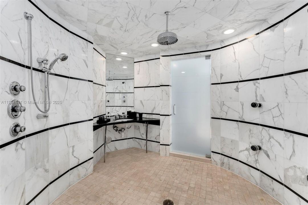 En Venta: $12,000,000 (5 camas, 6 baños, 5386 Pies cuadrados)