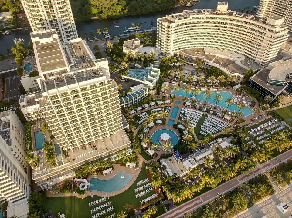 En Venta: $12,000,000 (5 camas, 6 baños, 5386 Pies cuadrados)