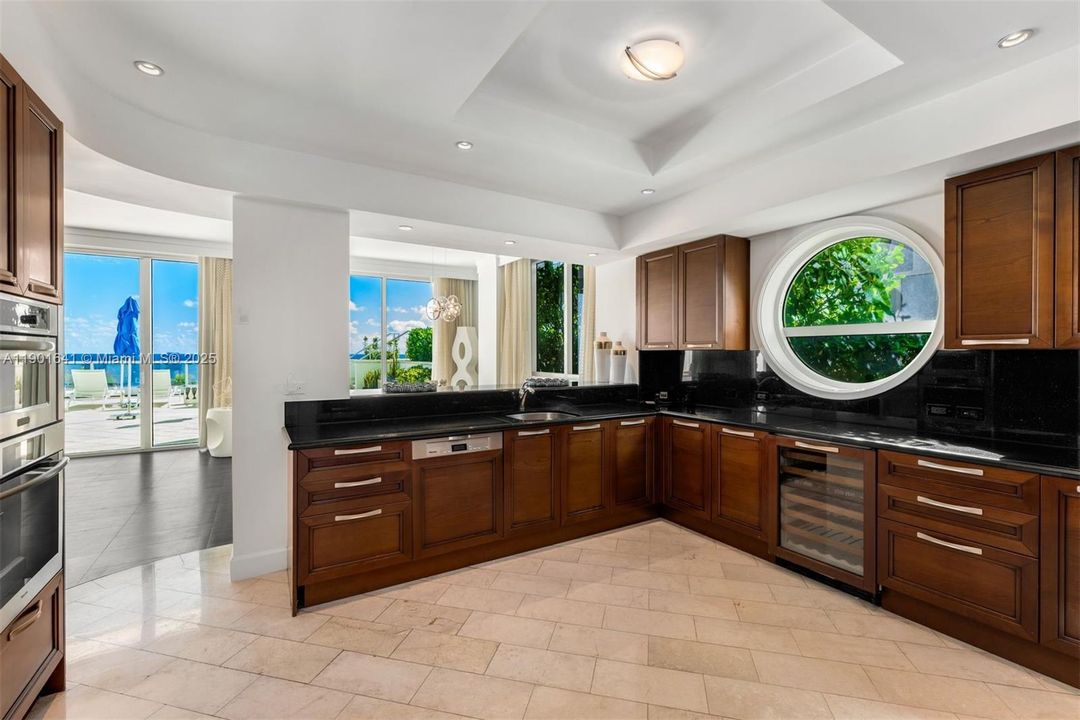 En Venta: $12,000,000 (5 camas, 6 baños, 5386 Pies cuadrados)