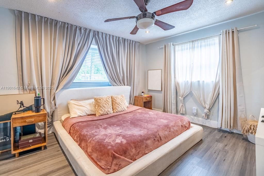 For Sale: $399,000 (3 beds, 1 baths, 1111 Square Feet)