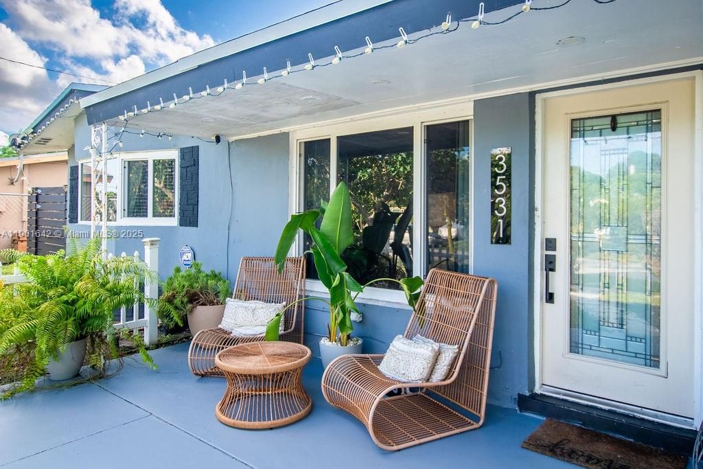 For Sale: $399,000 (3 beds, 1 baths, 1111 Square Feet)