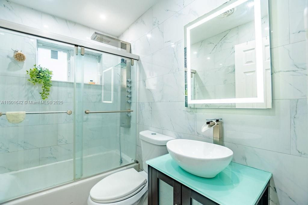 For Sale: $399,000 (3 beds, 1 baths, 1111 Square Feet)