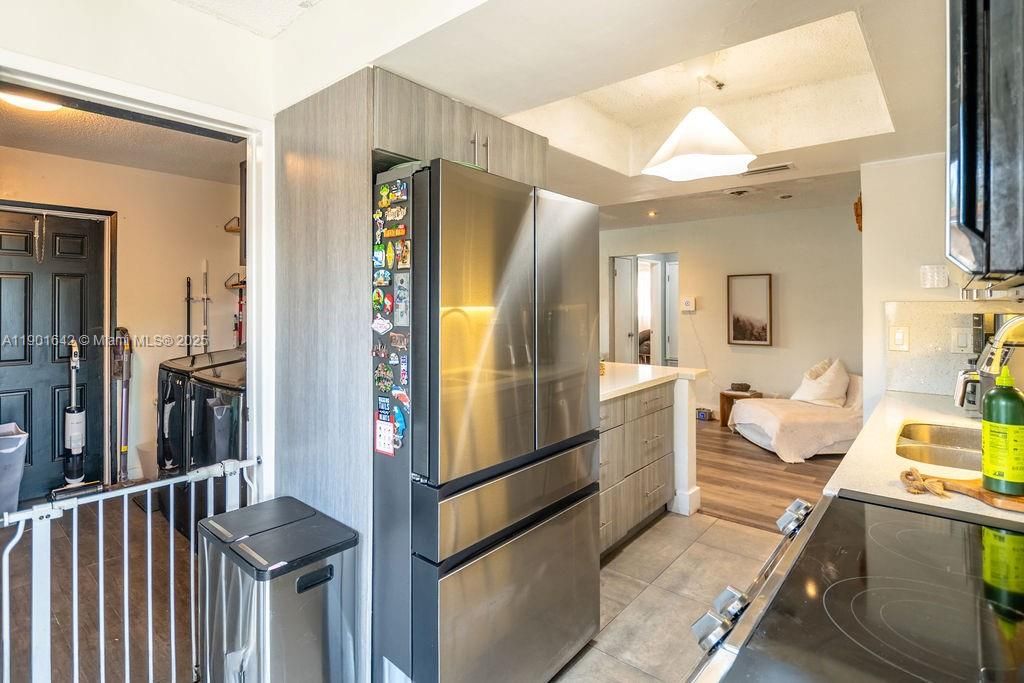 For Sale: $399,000 (3 beds, 1 baths, 1111 Square Feet)