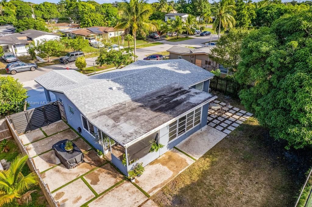 For Sale: $399,000 (3 beds, 1 baths, 1111 Square Feet)