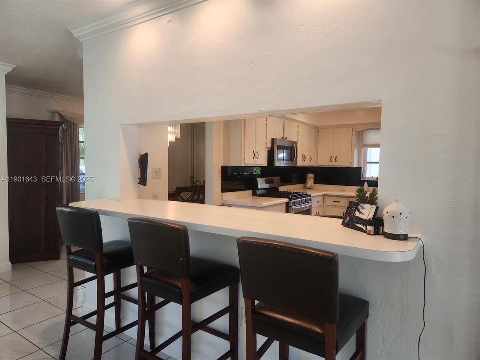 待售: $1,050,000 (3 贝兹, 2 浴室, 1861 平方英尺)