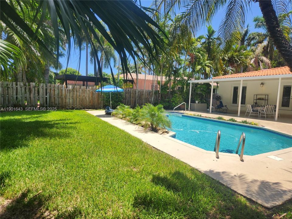 待售: $1,050,000 (3 贝兹, 2 浴室, 1861 平方英尺)