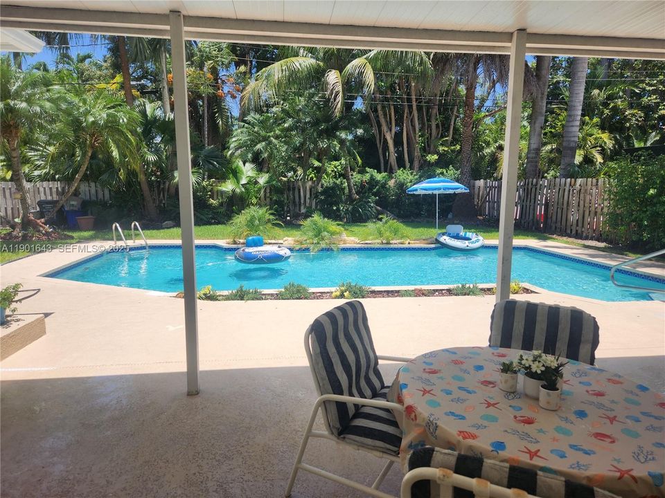 待售: $1,050,000 (3 贝兹, 2 浴室, 1861 平方英尺)