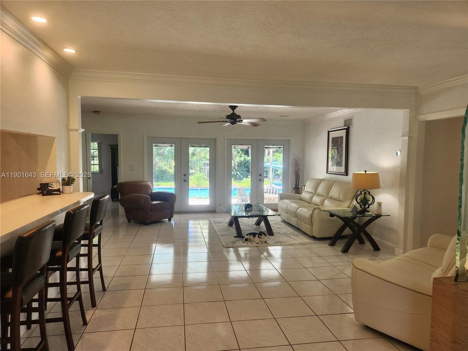 待售: $1,050,000 (3 贝兹, 2 浴室, 1861 平方英尺)