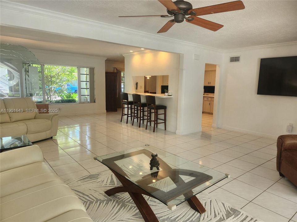 待售: $1,050,000 (3 贝兹, 2 浴室, 1861 平方英尺)