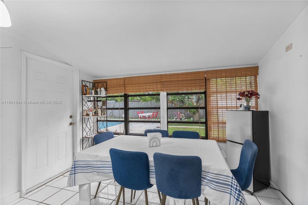 For Sale: $490,000 (4 beds, 2 baths, 875 Square Feet)