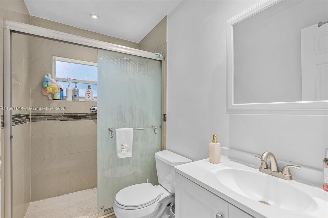 For Sale: $490,000 (4 beds, 2 baths, 875 Square Feet)